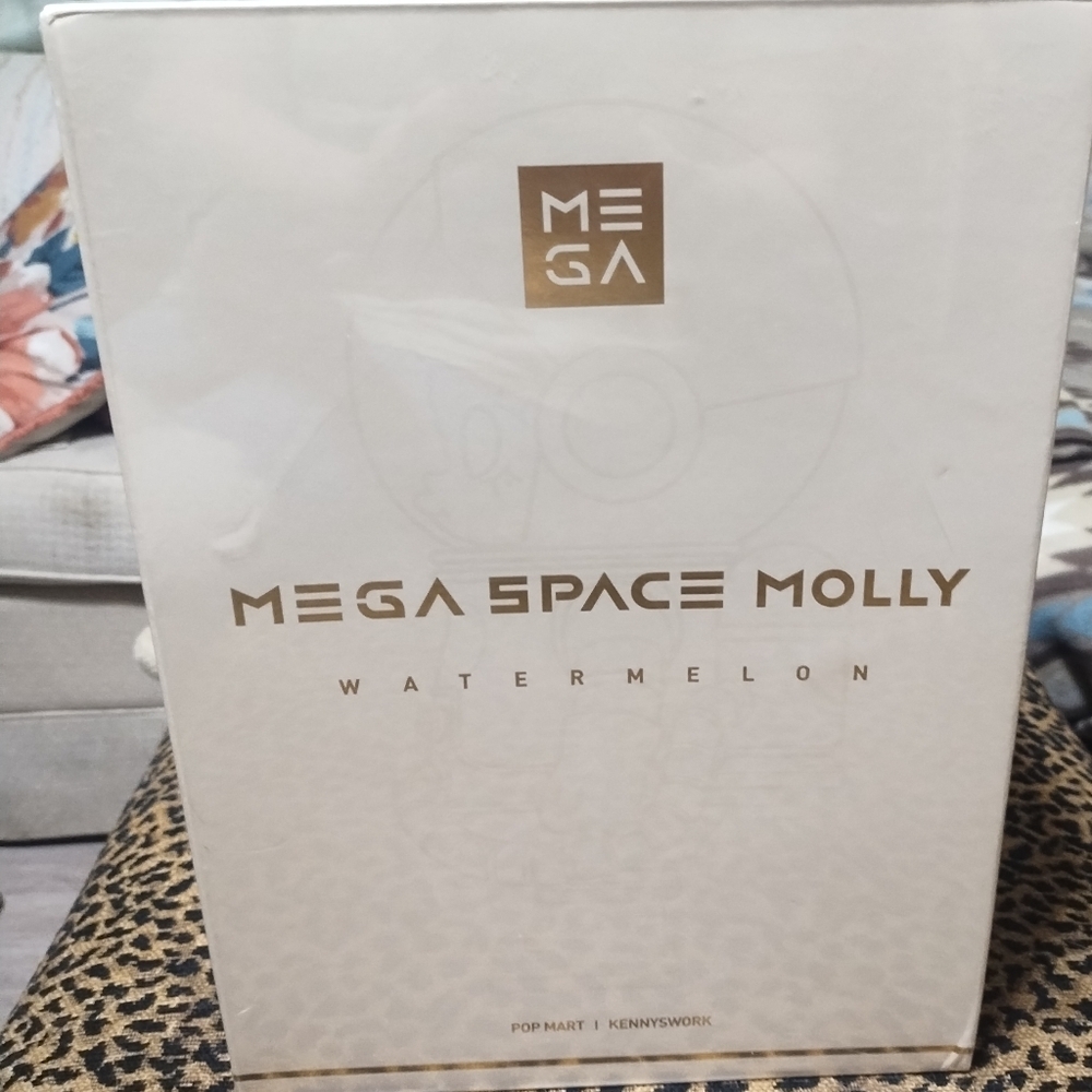 SOLD--Pop Mart- Mega Space Molly- Watermelon- 400%